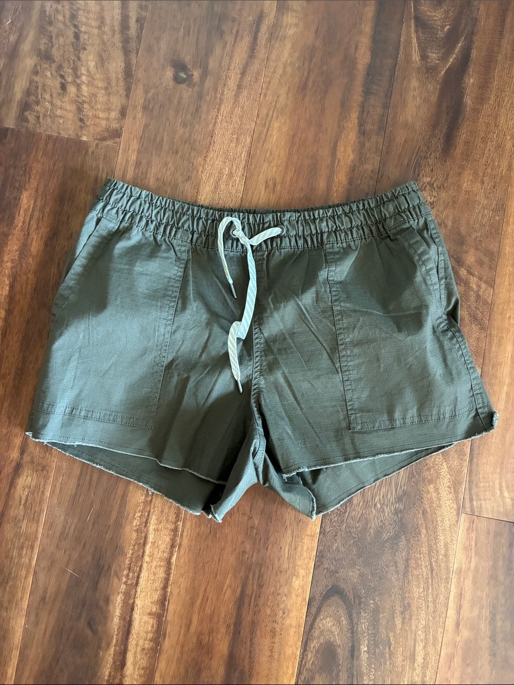 Vuori Vintage Rip Stop Shorts in Dark Oregano: S